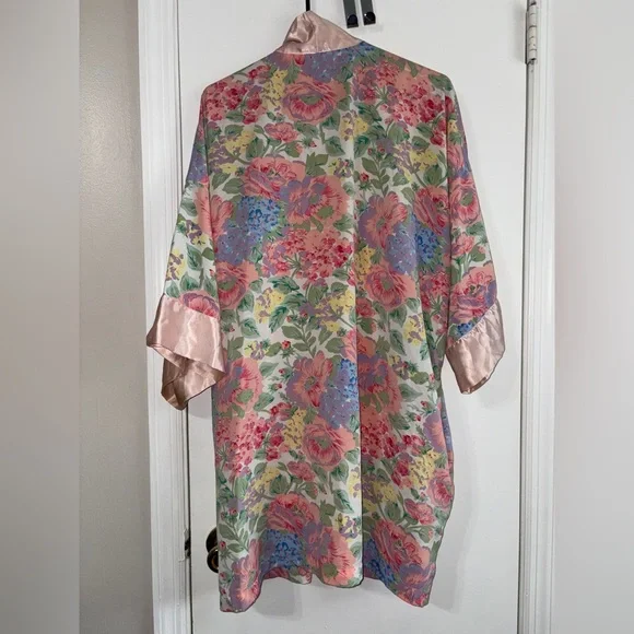 Vintage Victoria’s secret Pink Robe One Size Floral Gold Label - Picture 7 of 8